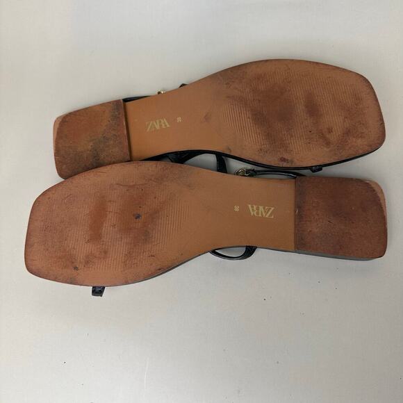 Zara Black Flat Sandals with Gold Chain Detail Stylish Women's Footwear Size 38 - Picture 4 of 4